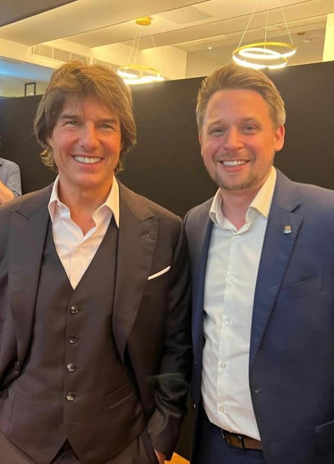 East Grinstead Mayor Frazer Visser met Tom Cruise as a guest of the Church of Scientology